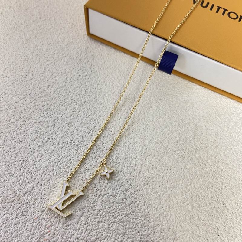 LV Necklace 05yxh47 (3)