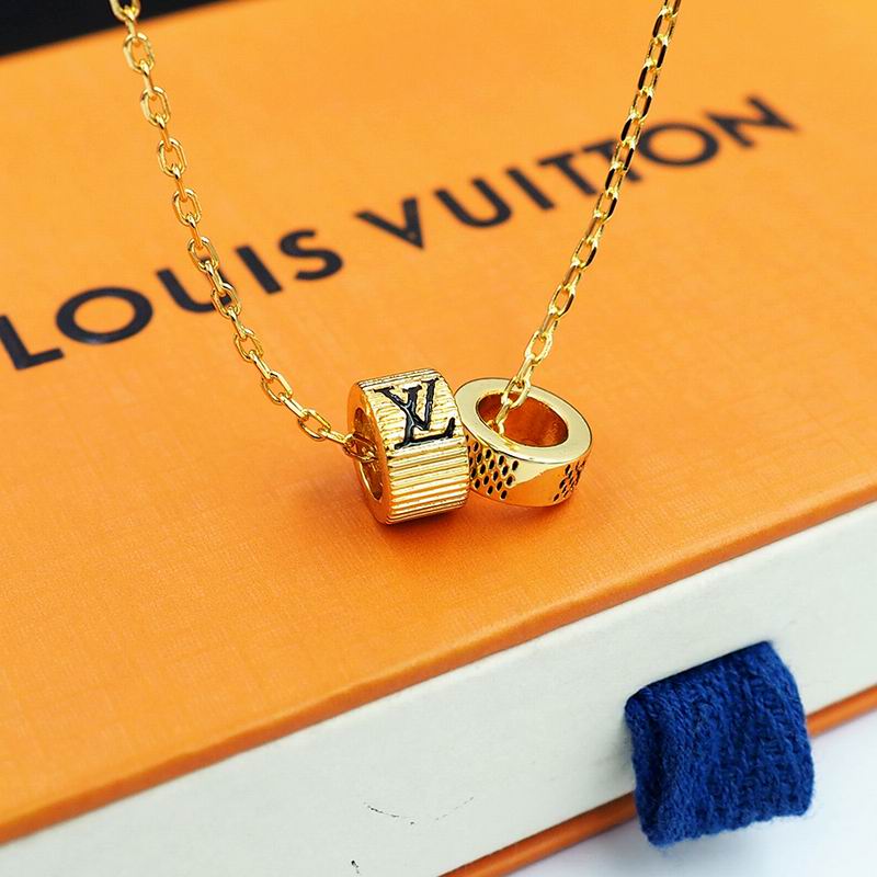 LV Necklace 05yxh62 (5)