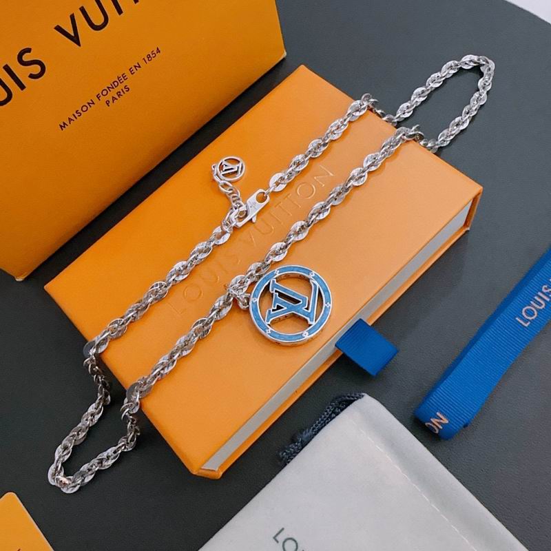 LV Necklace 05yxh69 (5)