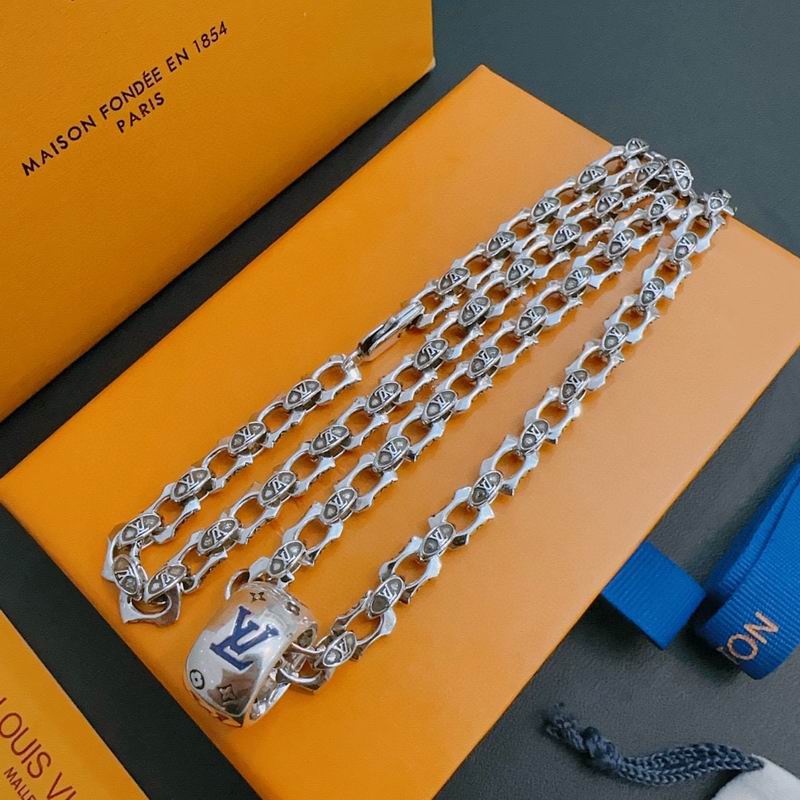 LV Necklace 05yxh72 (4)