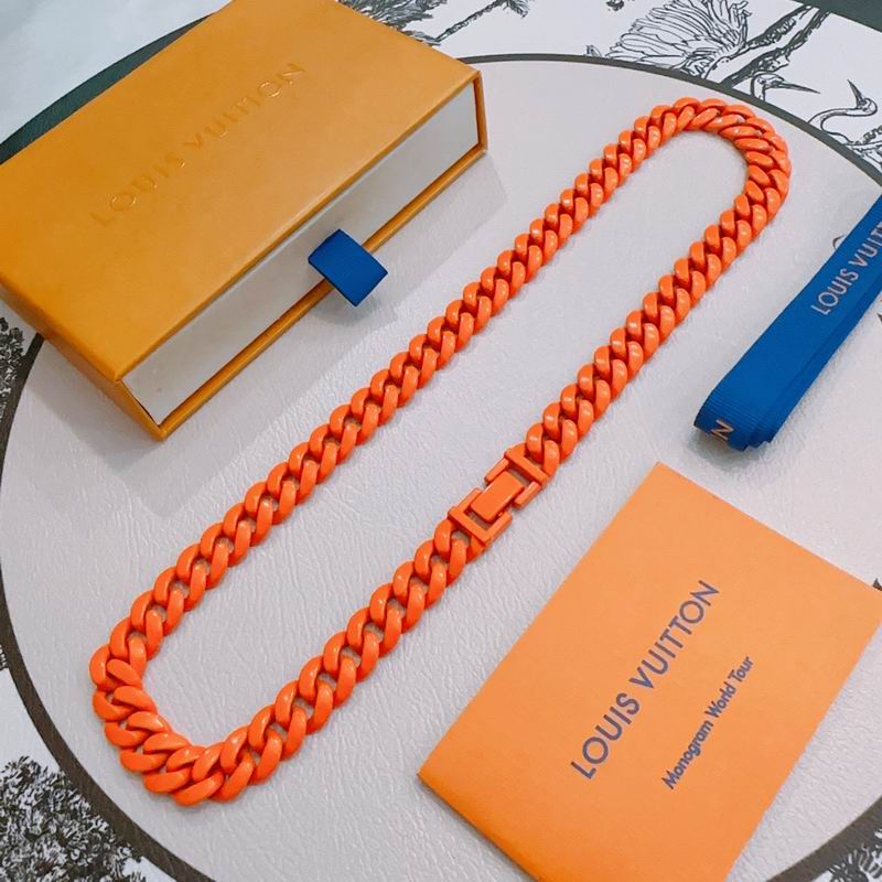 LV Necklace 05yxh76 (1)