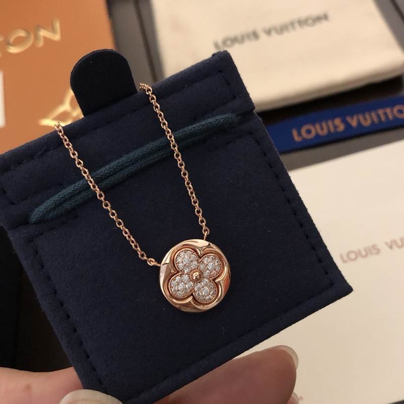 LV Necklace 05yxh77 (1)