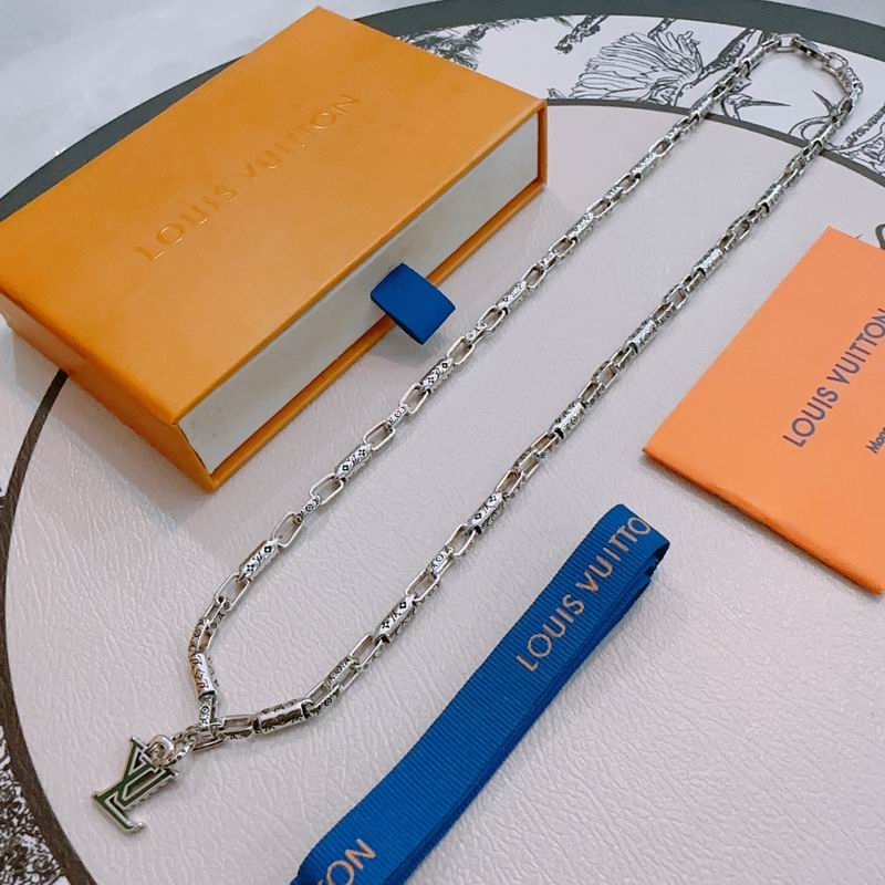 LV Necklace 05yxh85 (2)