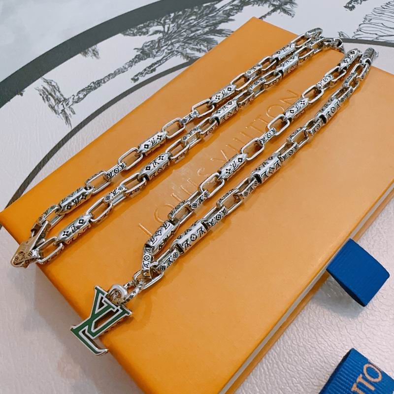 LV Necklace 05yxh85 (3)