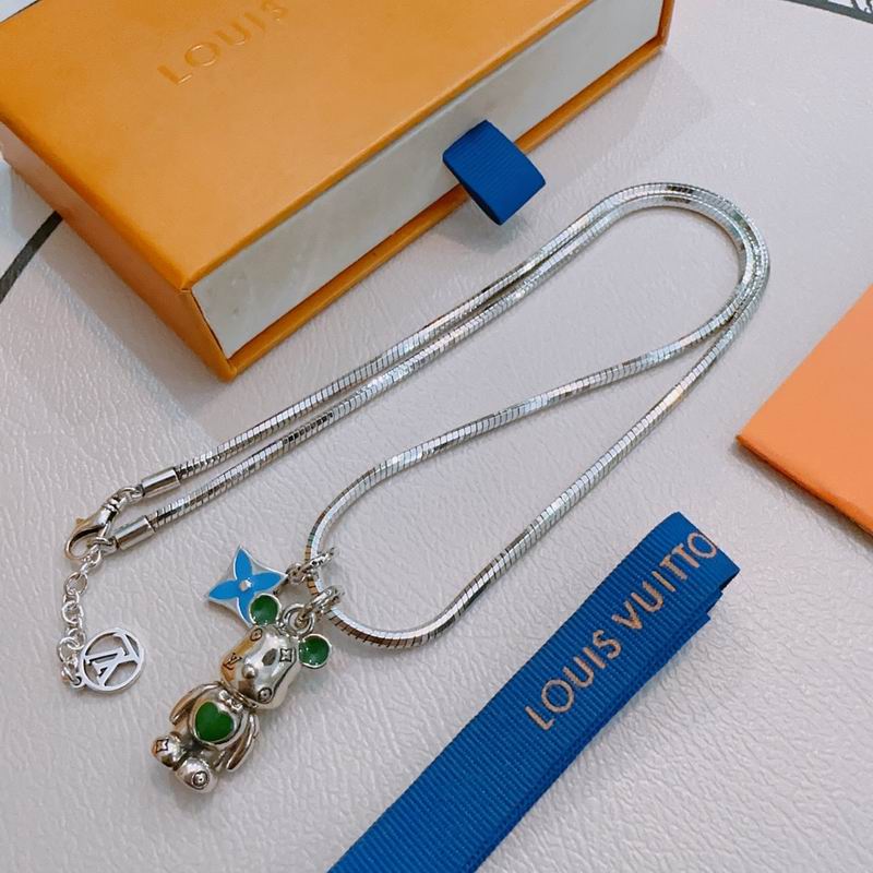 LV Necklace 05yxh86 (1)
