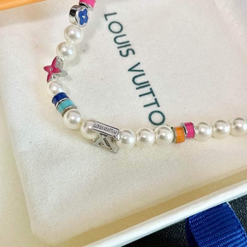 LV Necklace 05yxh89 (3)