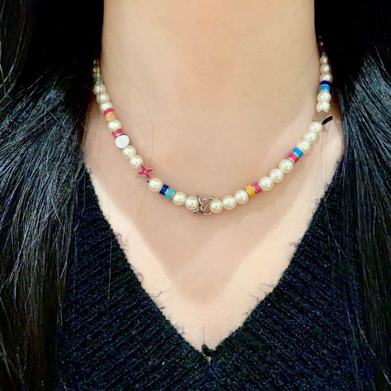 LV Necklace 05yxh89 (4)
