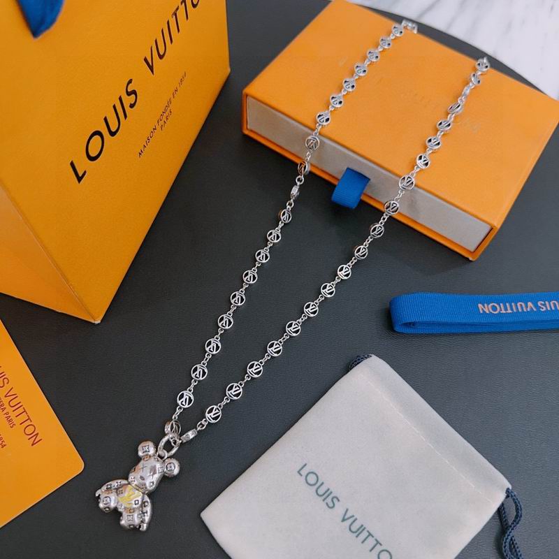 LV Necklace 05yxh92 (1)