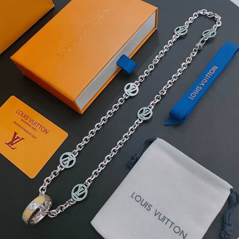 LV Necklace 05yxh98 (1)