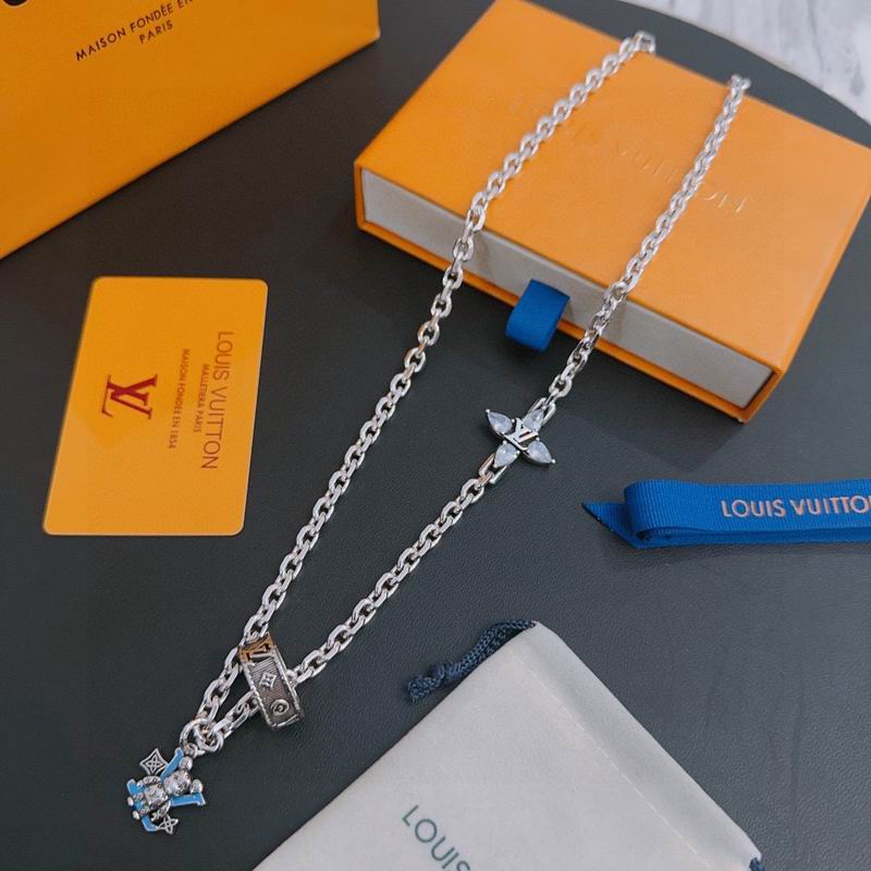 LV Necklace 05yxh99 (1)