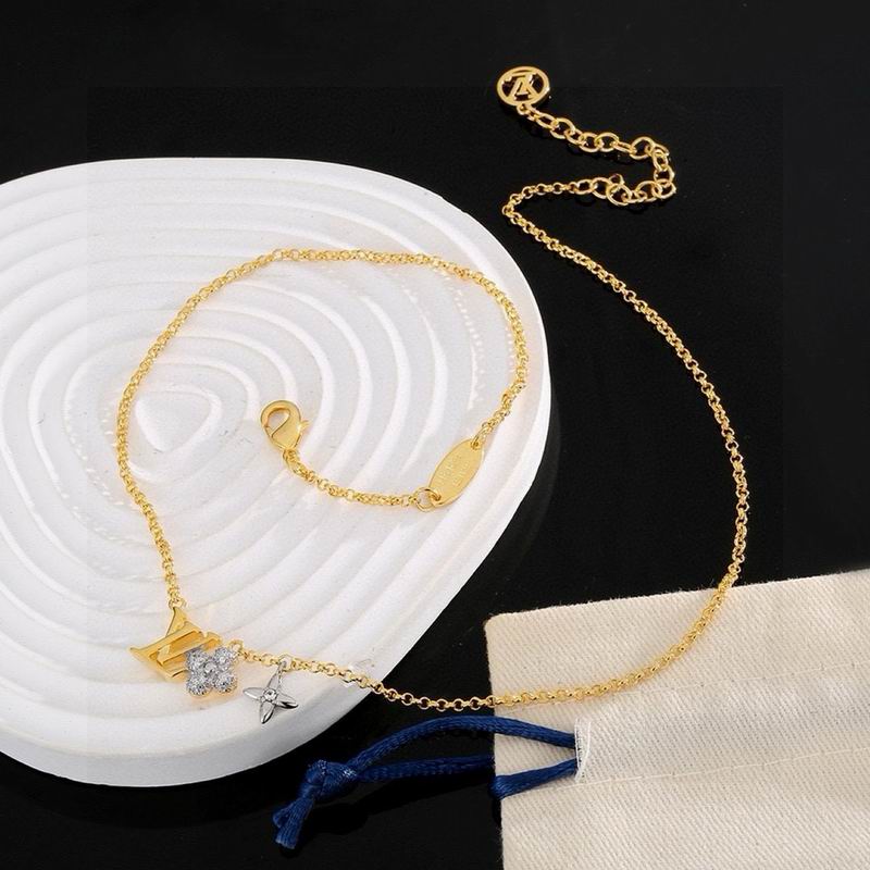 LV Necklace 06yxh04 (1)