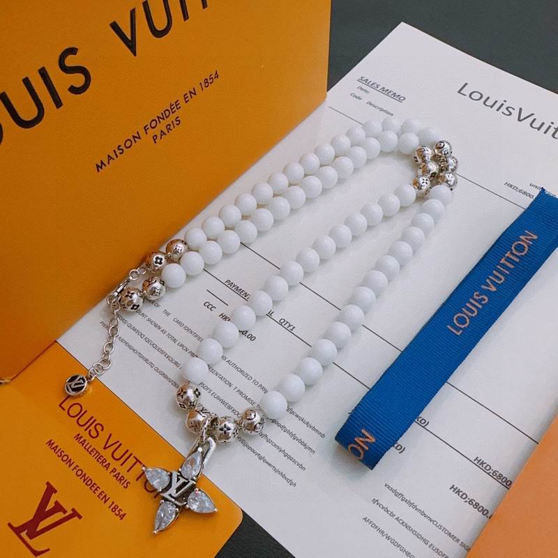 LV Necklace 06yxh08 (2)