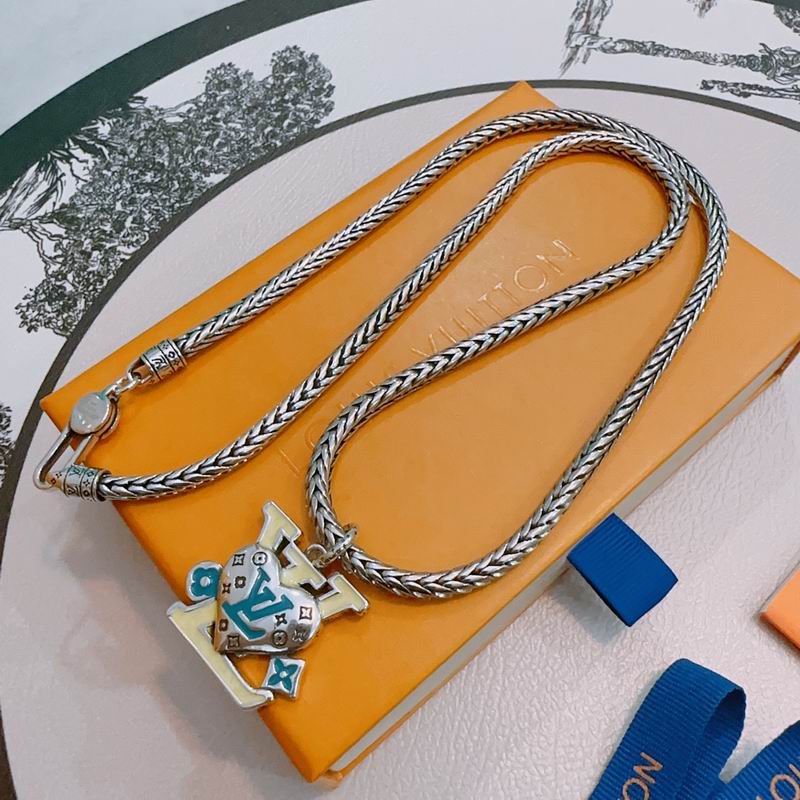 LV Necklace 07yxh03 (2)