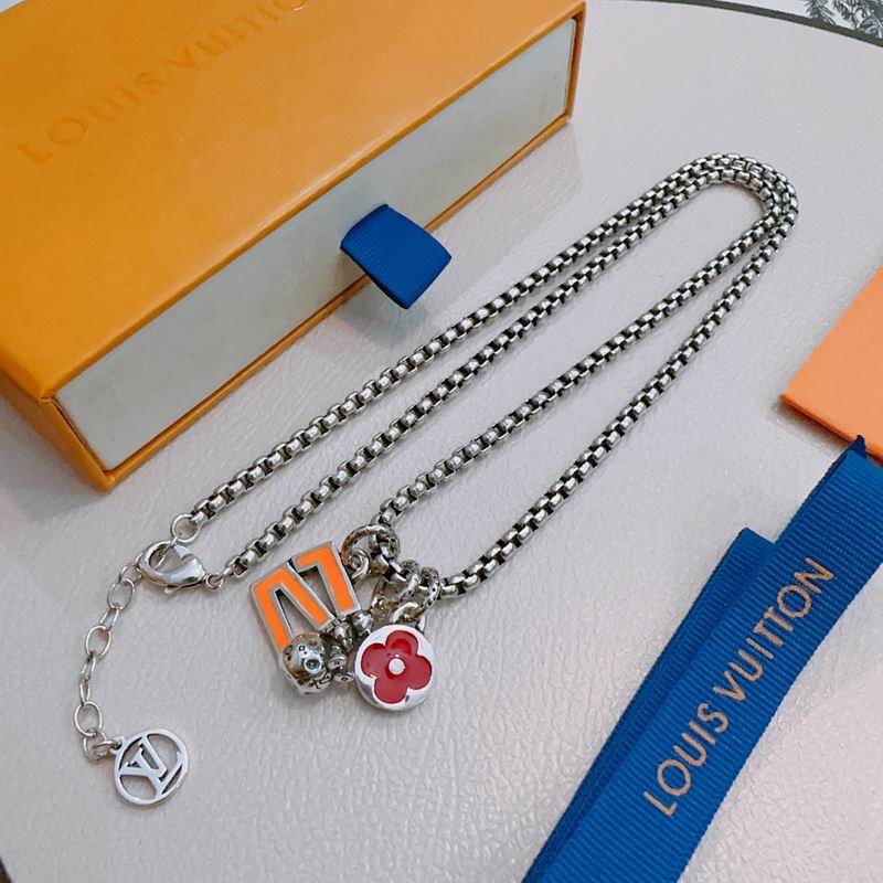 LV Necklace 07yxh04 (1)