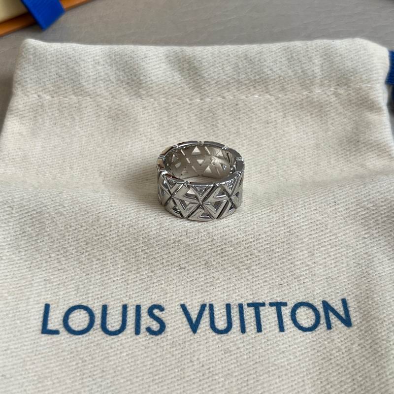 LV Ring 04yxh16 (3)
