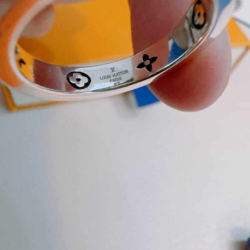 LV Ring 04yxh28 (5)