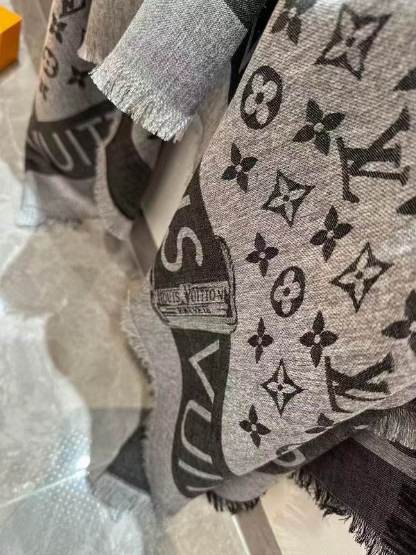 LV Scarf 140X140cm 70%羊绒30%真丝 E26 (11)
