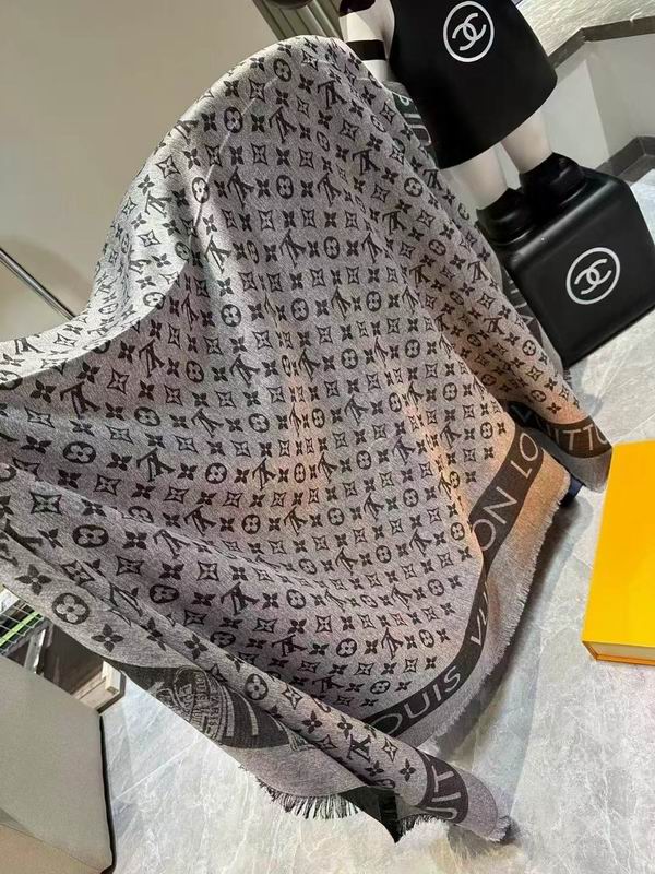 LV Scarf 140X140cm 70%羊绒30%真丝 E26 (14)