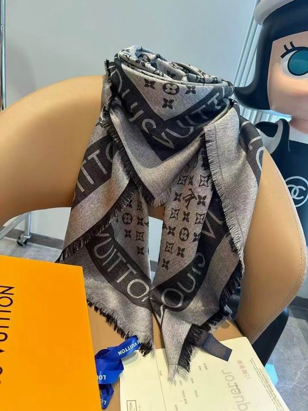 LV Scarf 140X140cm 70%羊绒30%真丝 E26 (15)