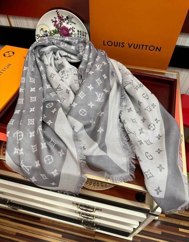 LV Scarf 140X140cm E (19)