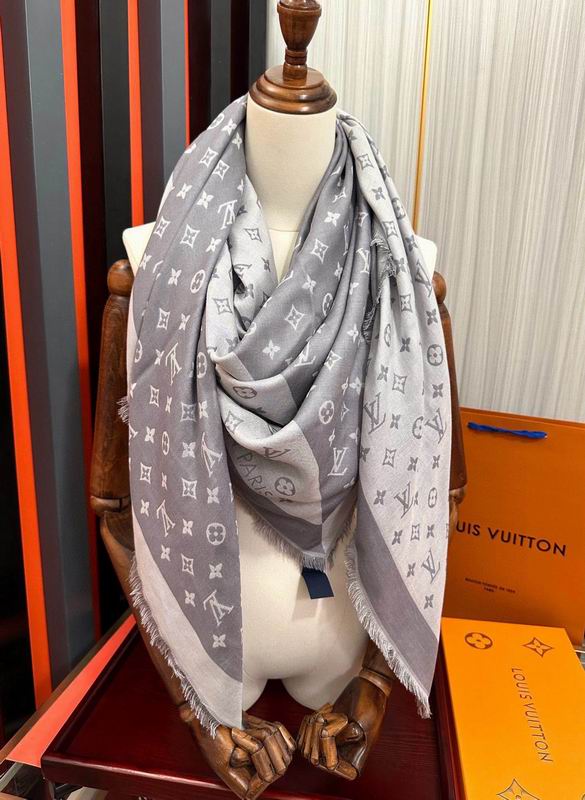 LV Scarf 140X140cm E (24)