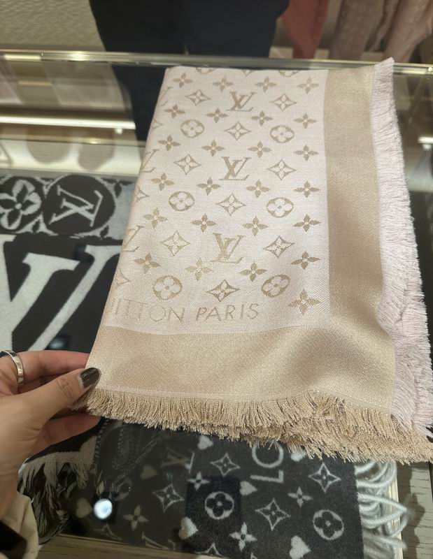 LV Scarf 140X140cm E28 (7)