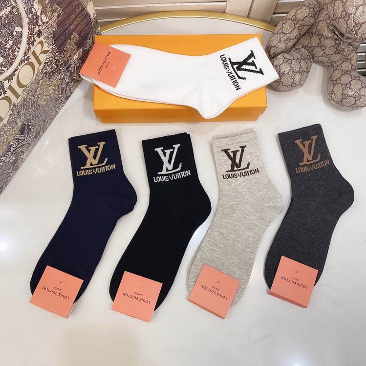 LV Socks (3)