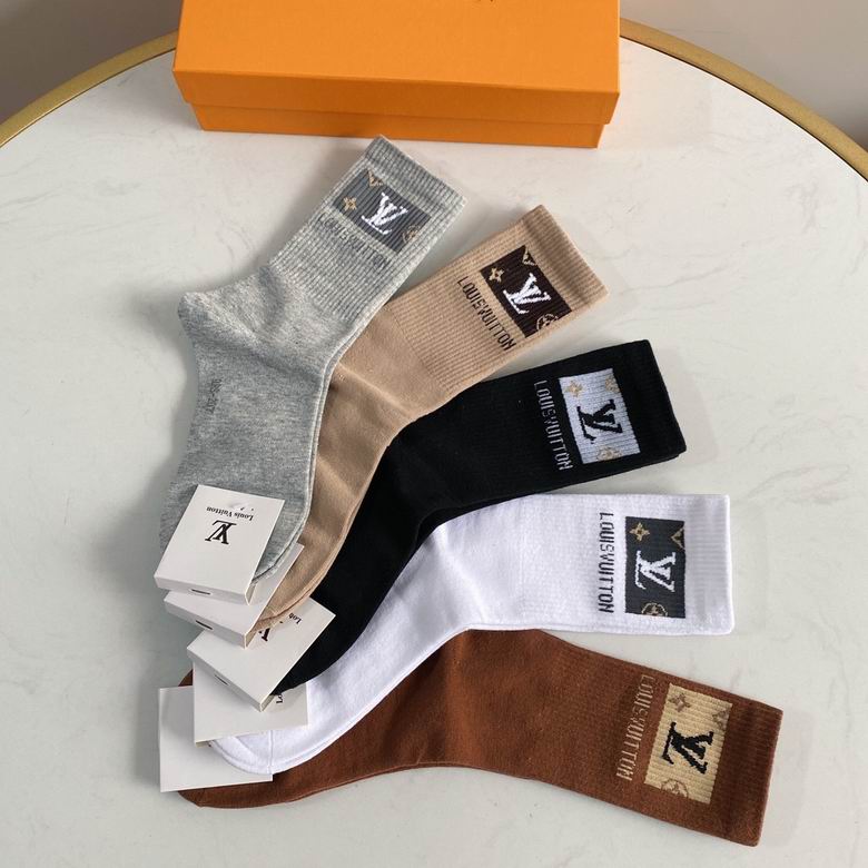 LV Socks (4)
