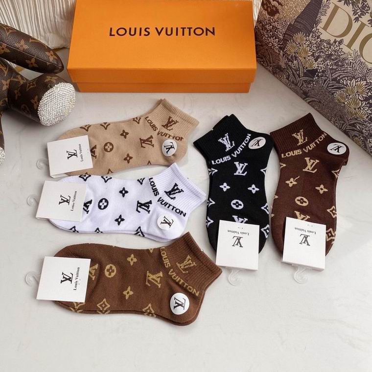 LV Socks (4)