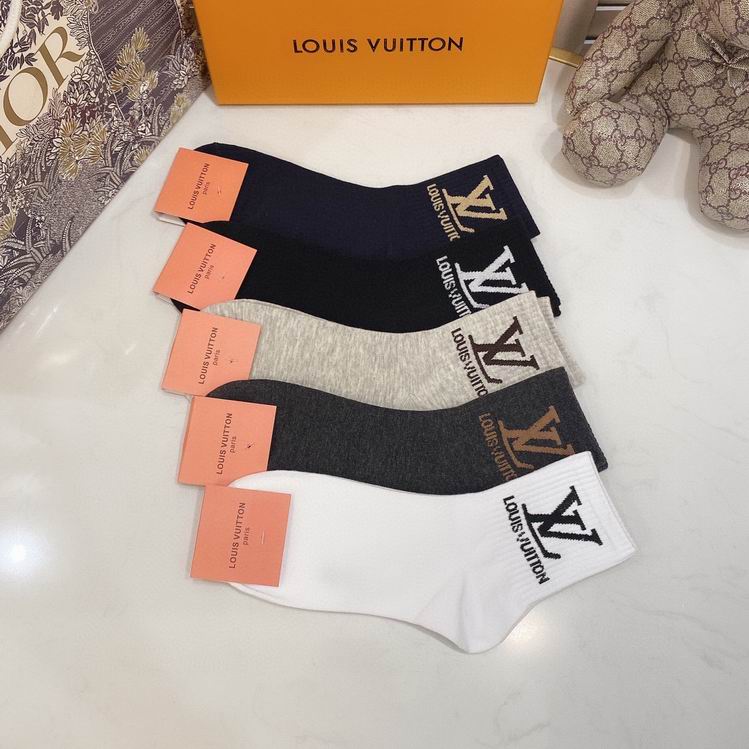 LV Socks (4)
