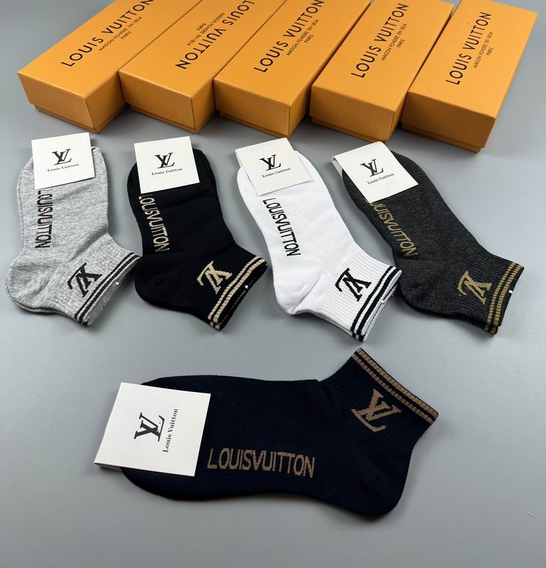 LV Socks (4)