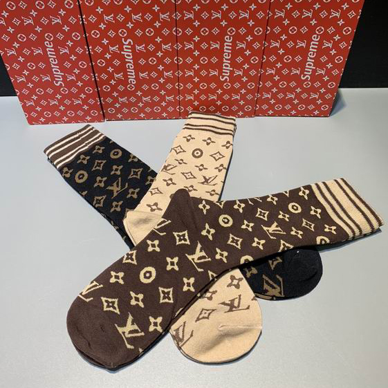 LV Socks  (3)