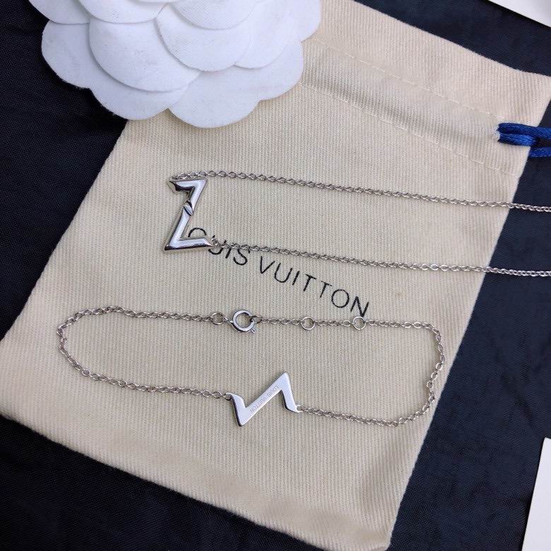 LV Suits 04yxh01 (2)