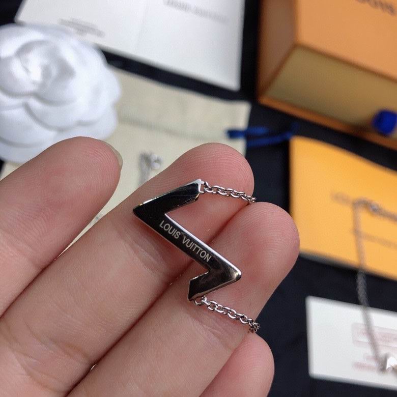 LV Suits 04yxh01 (3)