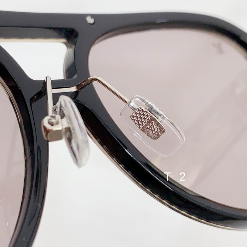 LV Z2010U 59 16-142 b08