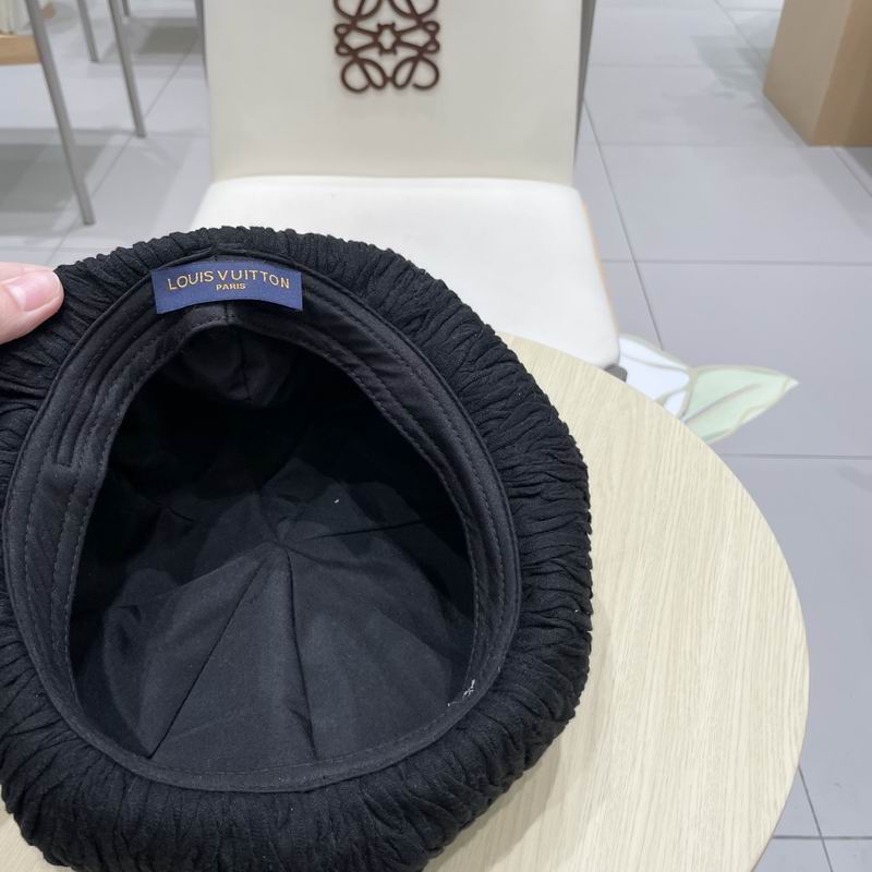 LV beret (21)