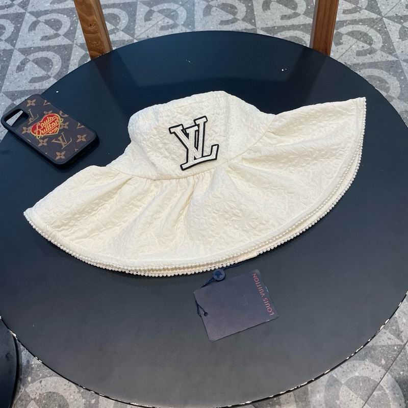 LV hat (120)