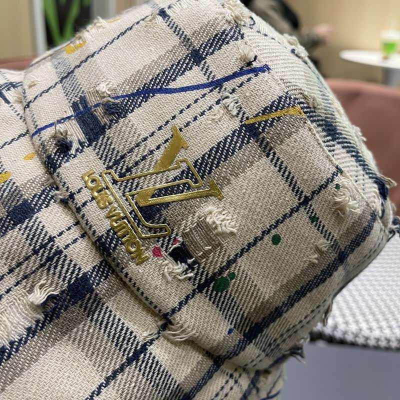 LV hat (218)