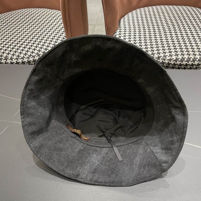 LV hat (303)