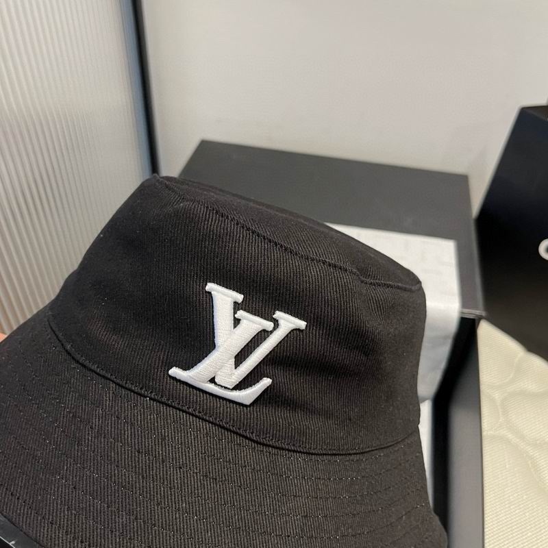 LV hat dx (135)