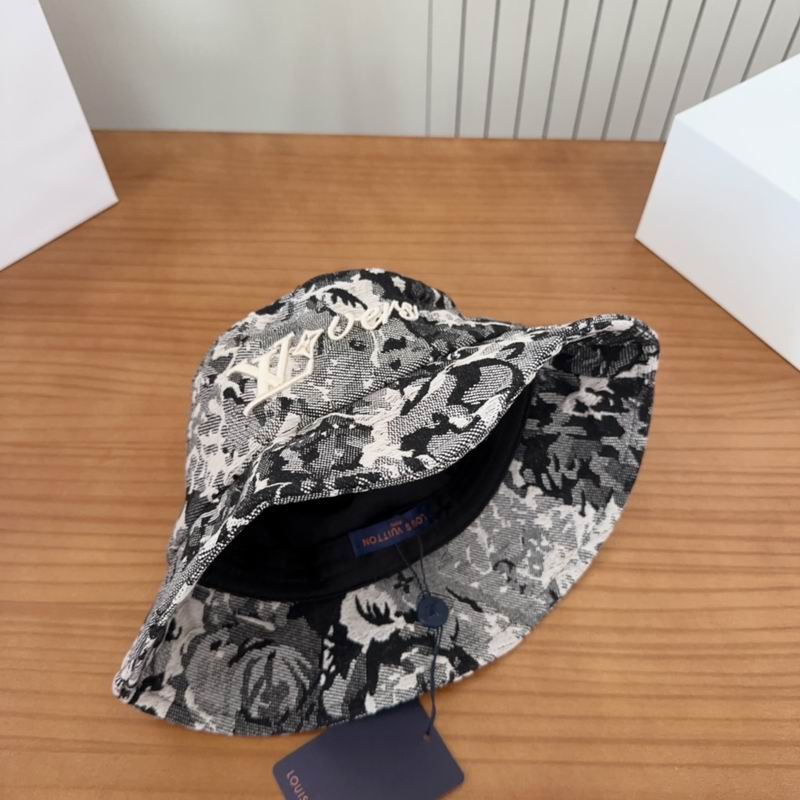 LV hat dx (137)