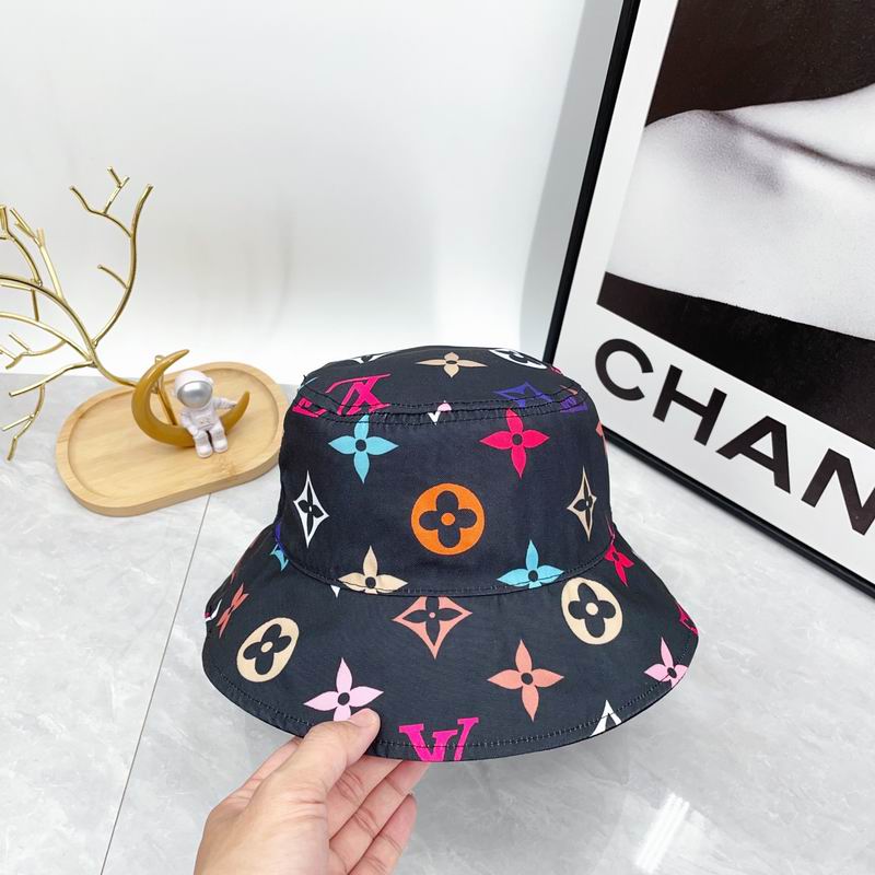 LV hat dx (1577)