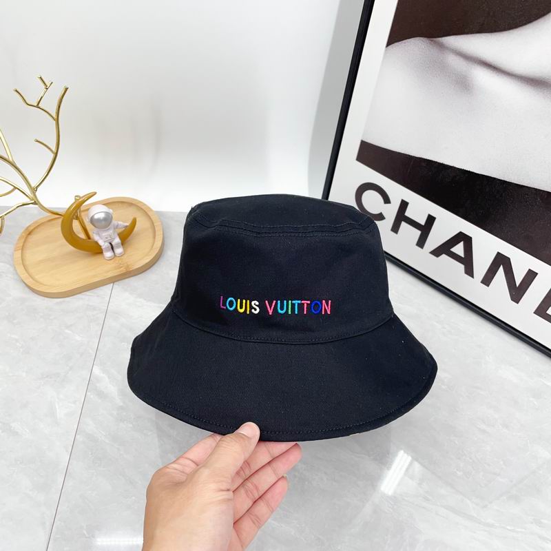 LV hat dx (1578)