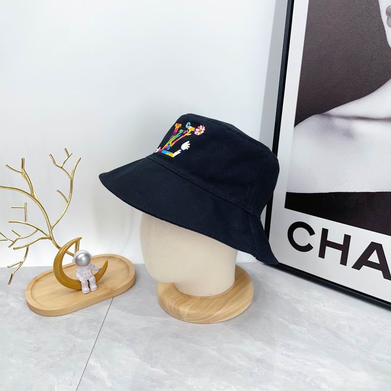 LV hat dx (1582)