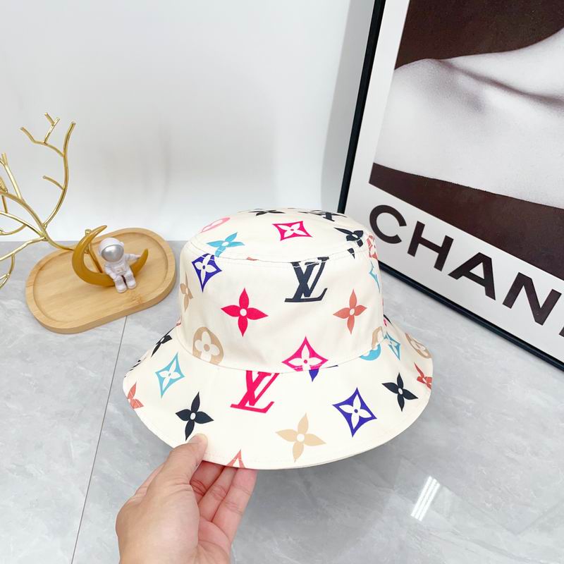 LV hat dx (1586)