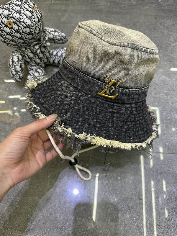 LV hat dx (866)