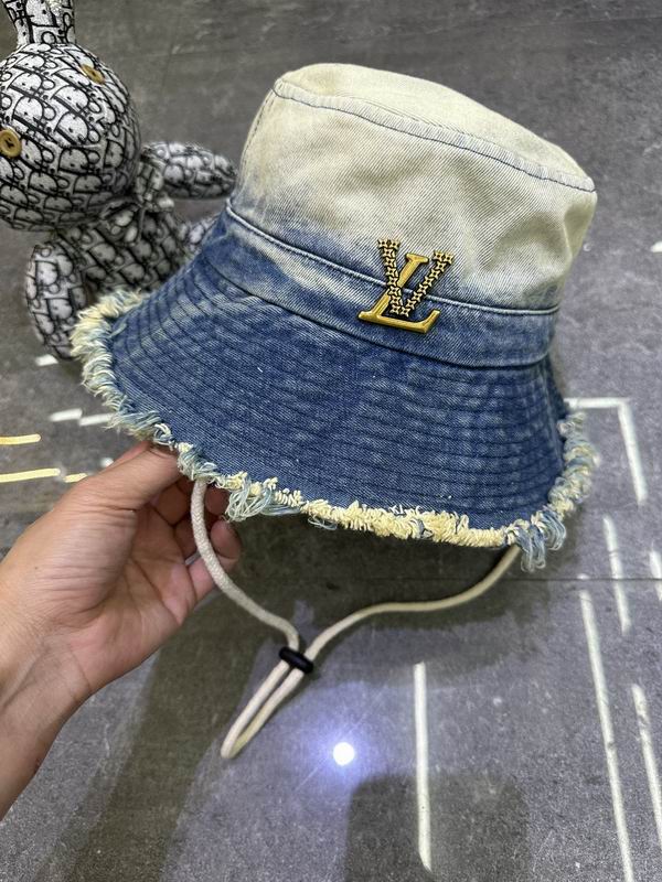 LV hat dx (867)