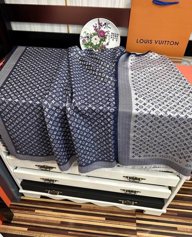 LV scarf 120X120cm 50%羊毛 50%羊绒 E (12)