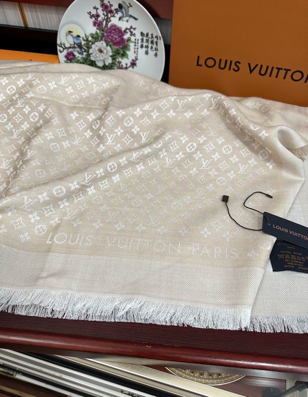 LV scarf 120X120cm 50%羊毛 50%羊绒 E (19)