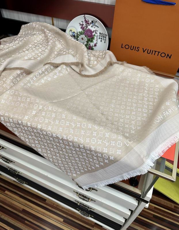 LV scarf 120X120cm 50%羊毛 50%羊绒 E (20)
